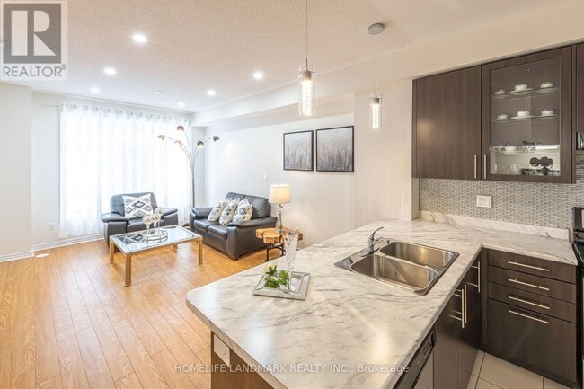 Photo du bâtiment - 1255 Bridletowne Cir