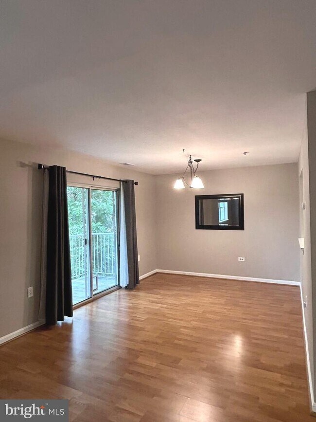 Foto del edificio - 564 McManus Way