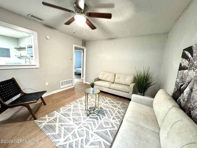 Foto del edificio - 5947 Wilmar Rd W