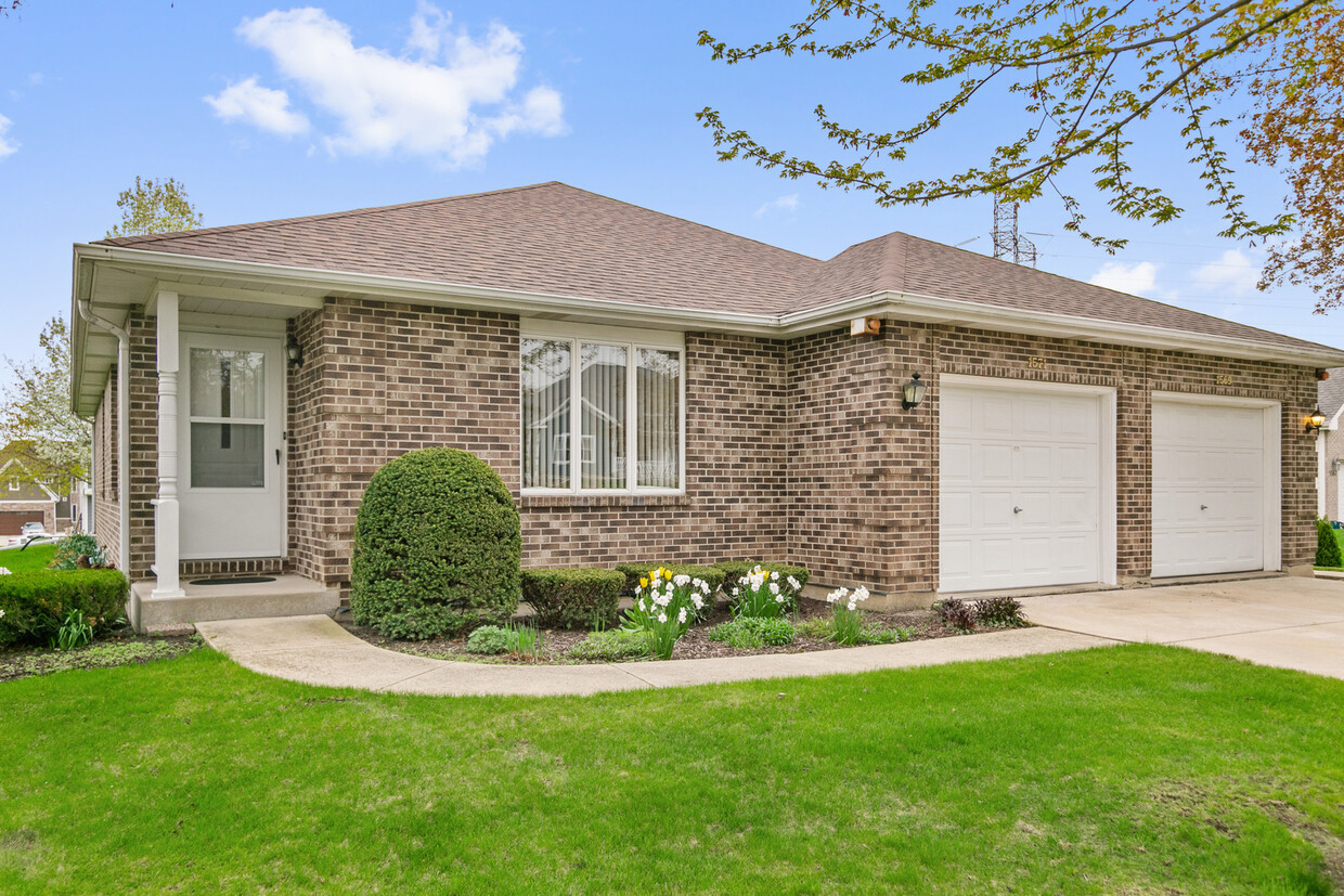 Primary Photo - 1569 Galway Dr