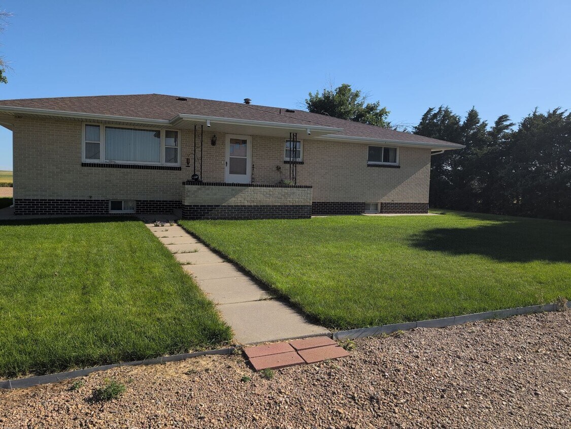 Primary Photo - Beautiful Country Living 2 bed 1.5 bath