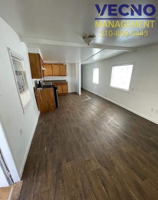 Foto del edificio - 4040 SW Military Dr