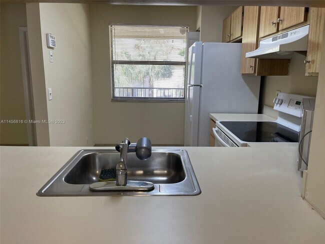 Building Photo - 1226 S Military Trail