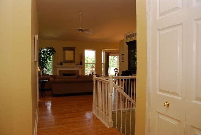Foto del edificio - 95 Eagle Ridge Rd