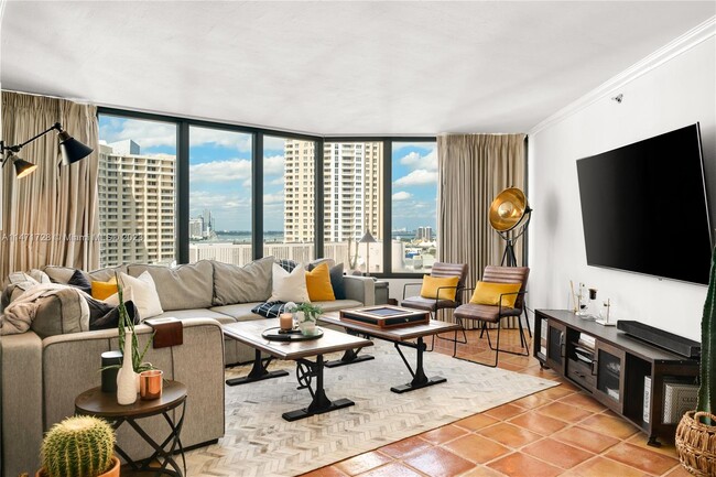 Foto del edificio - 520 Brickell Key Dr