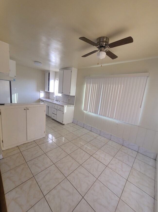 Kitchen - 11700 Glenoaks Blvd