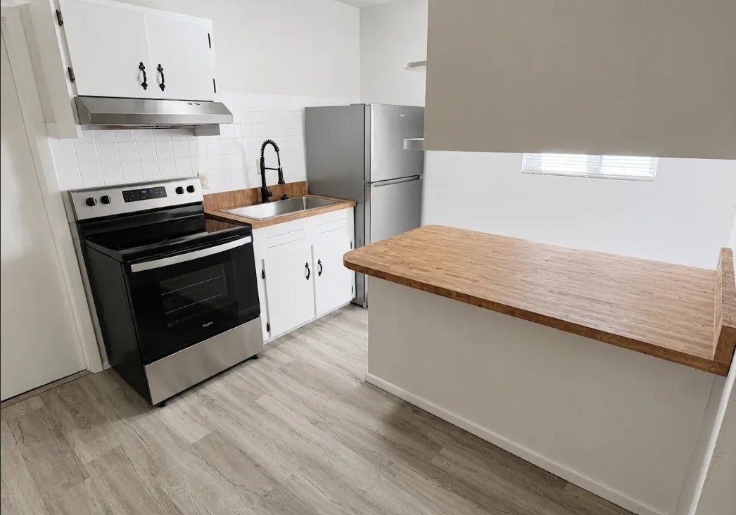 Foto del edificio - 608 Baystate Ave