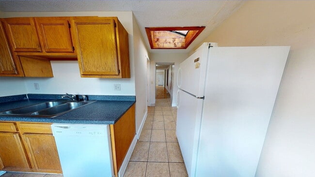 Building Photo - 1368 Indianola Ave