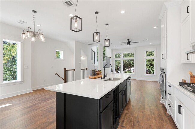 Building Photo - 6725 St Augustine St