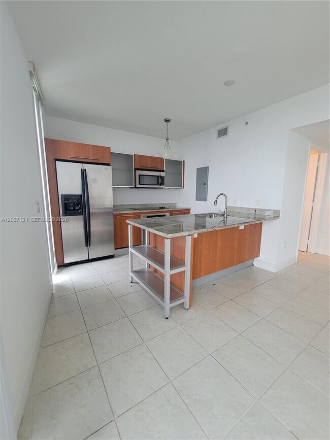 Foto del edificio - 185 SW 7th St