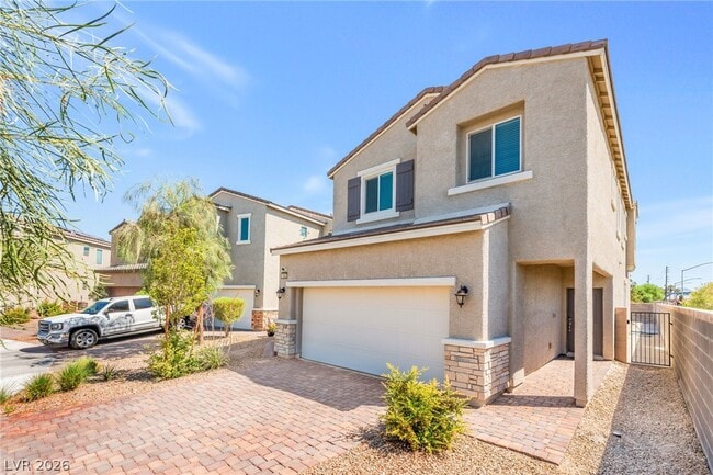 Building Photo - 1002 Solemn Cactus Ave