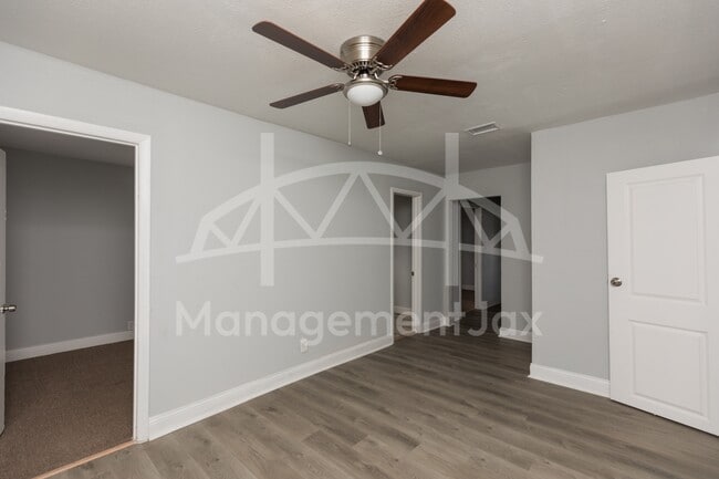 Building Photo - 5736 Teeler Ave