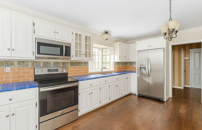 Foto del edificio - 544 Edinboro Rd