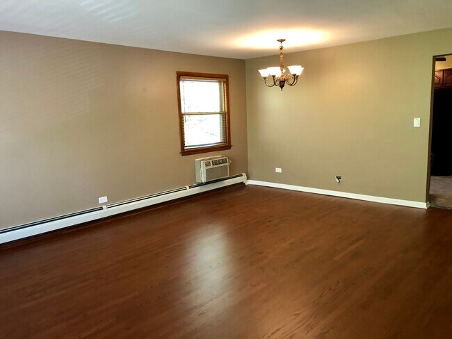 Foto del edificio - 6743 N Oxford Ave