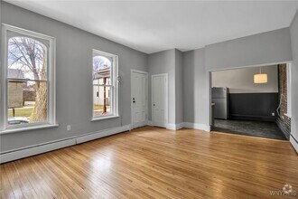 Building Photo - 155 Allen St