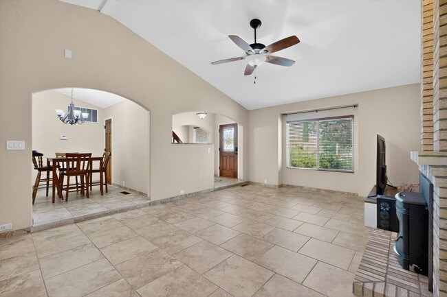 Foto del edificio - 5612 Chelwood Park Blvd NE