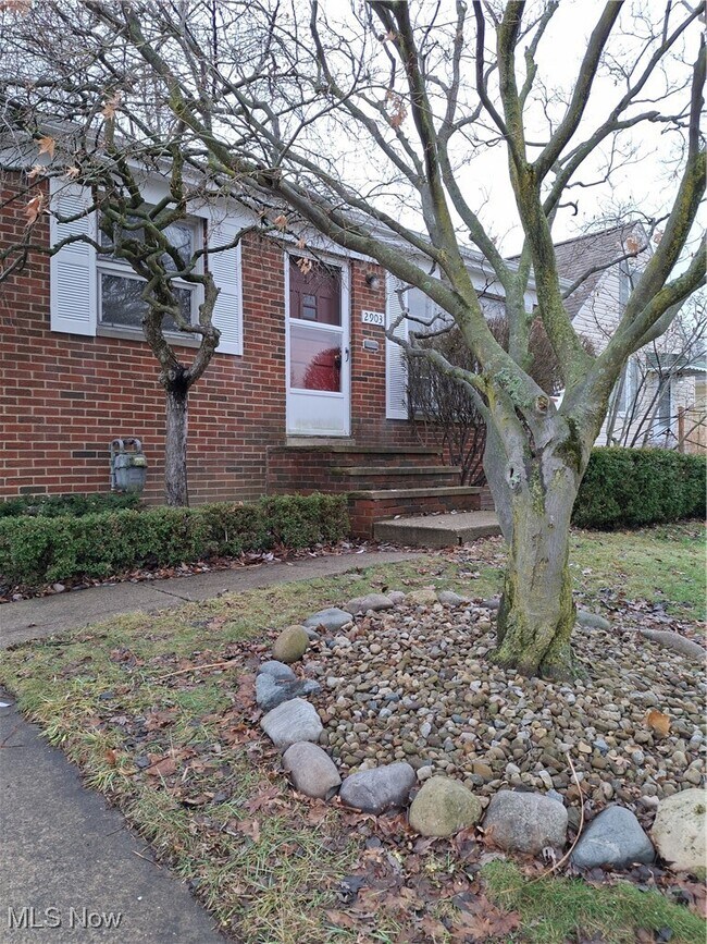 Foto del edificio - 2903 Center Dr