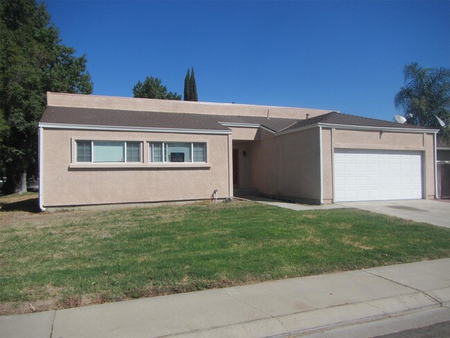 Building Photo - 3209 Moonview Dr