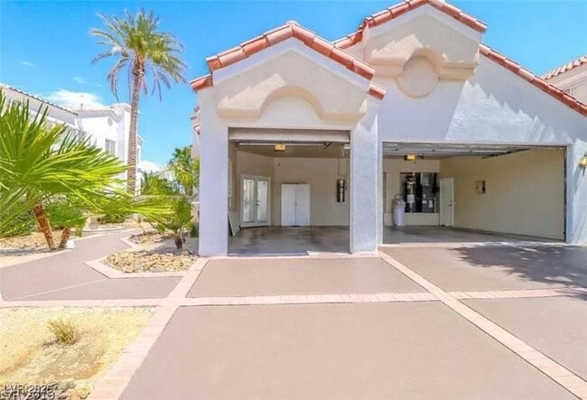 Foto del edificio - 2460 Monarch Bay Dr