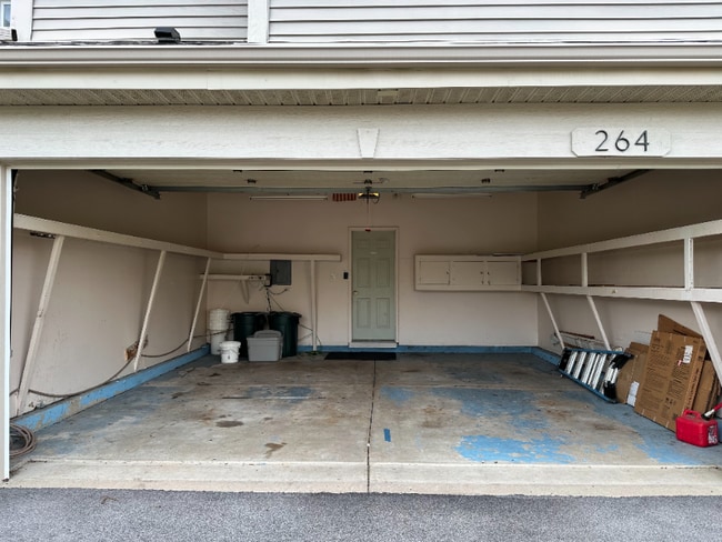 Building Photo - 264 Blue Spruce Ln