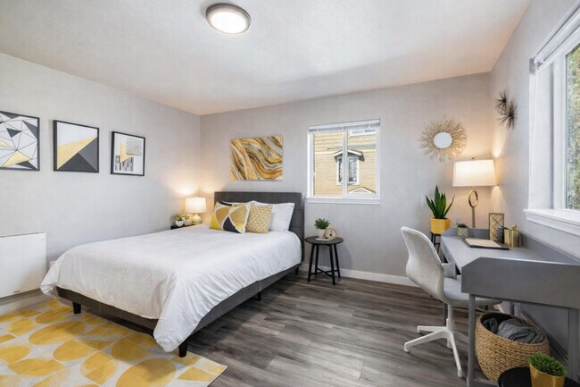 Building Photo - 612 S 18th St