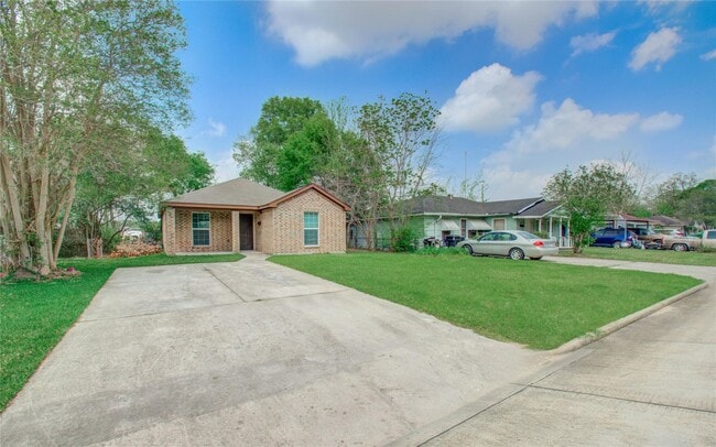 Building Photo - 5521 Malmedy Rd