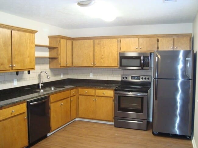 Photo - Kurt Circle 1351/1353**Raymer Apartment