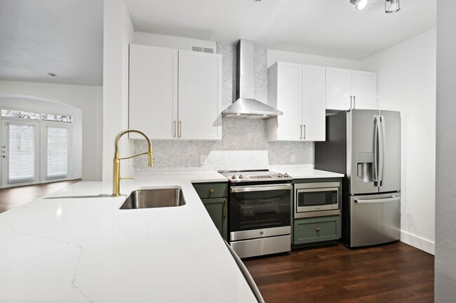 Building Photo - Dorian and Encore