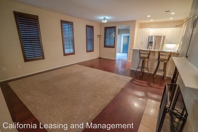 Foto del edificio - 17955 Lost Canyon Rd