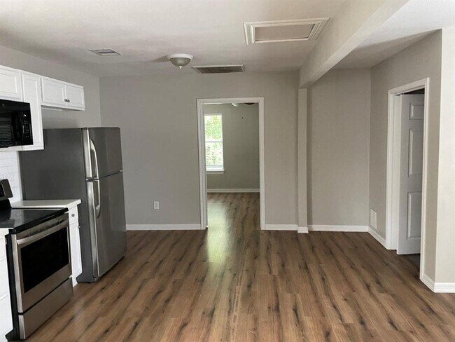 Foto del edificio - 1308 Genova St