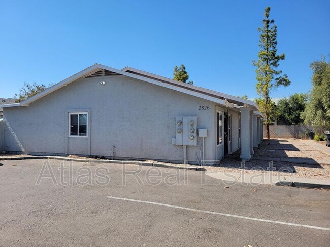 Building Photo - 2826 E Capri Cir