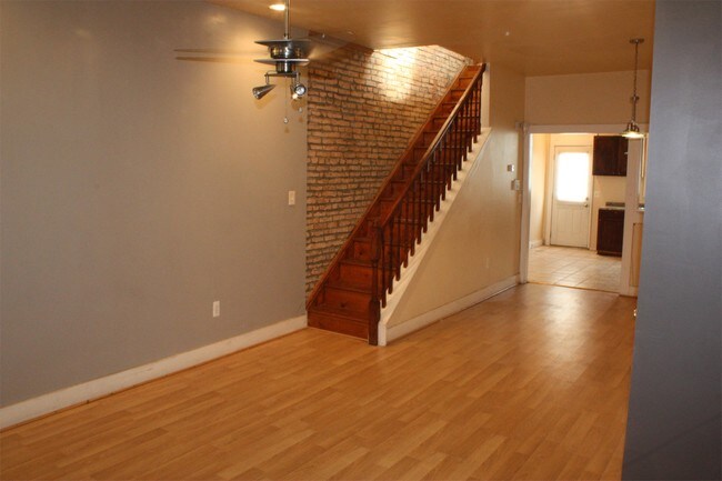 Building Photo - 135 S Loudon Ave