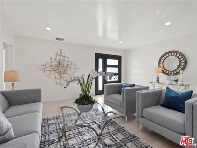 Building Photo - 17601 Rhoda St