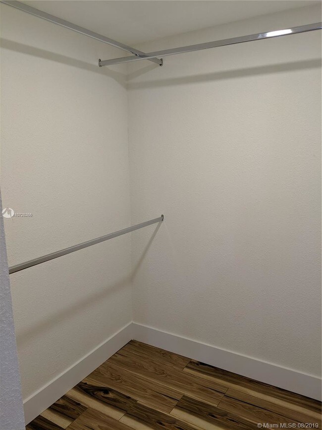 Foto del edificio - 3125 SW 19th St