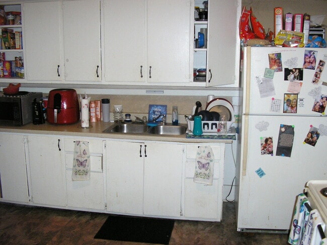 Building Photo - 1584 Collegeview Dr