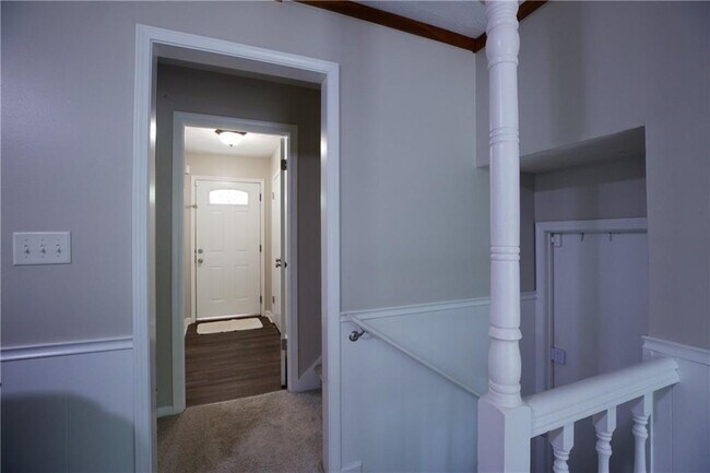 Foto del edificio - 3328 Mountain Hollow Dr