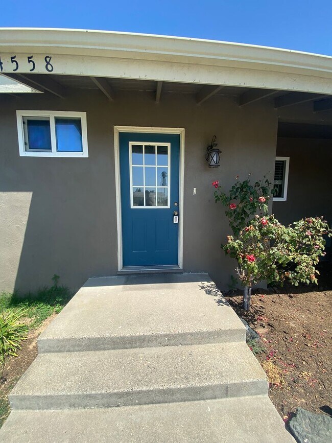 Foto del edificio - Updated Single Story Home Located in Orcutt with easy access to VSFB/Highway 135