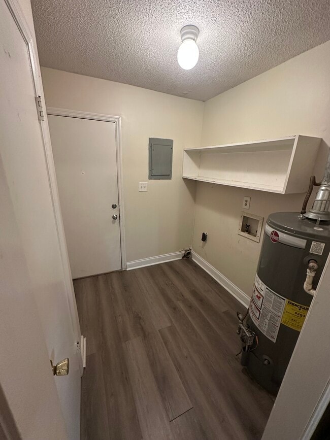 Building Photo - 104 Samarya Ln