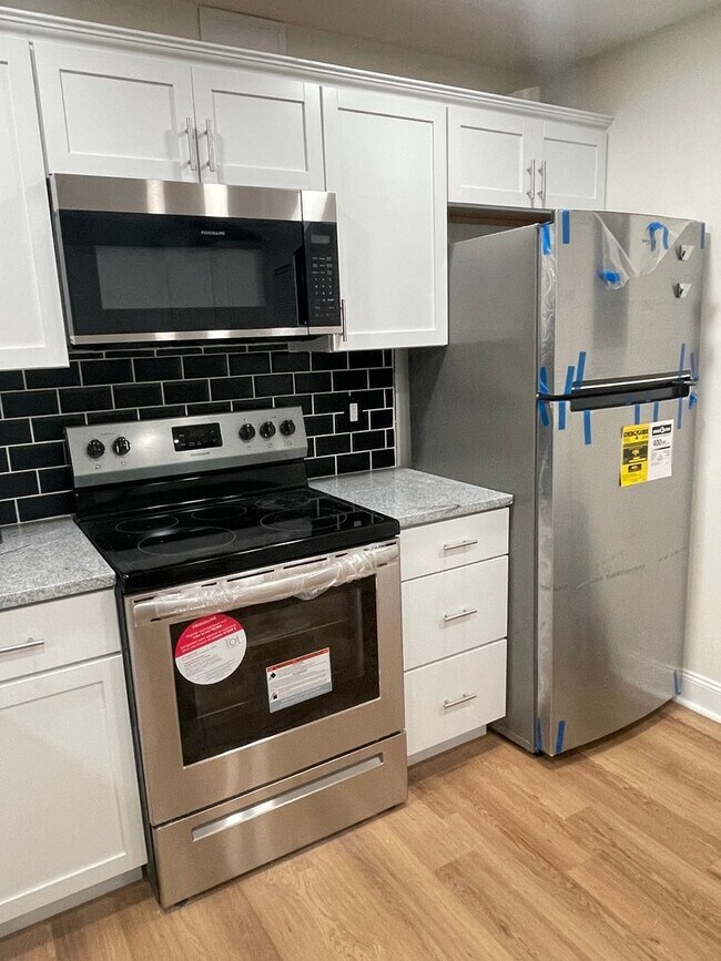 Building Photo - Section 8 Ready Home