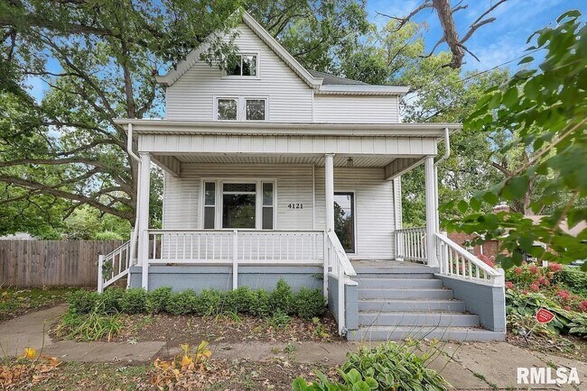 Building Photo - 4121 N University St