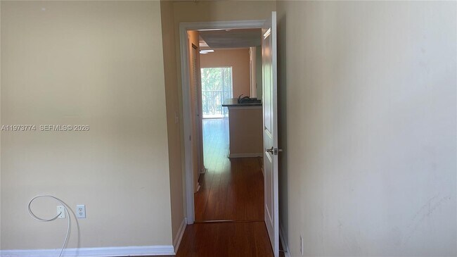 Foto del edificio - 6020 W Sample Rd