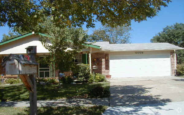 Foto principal - Charlene Manor Subdivision