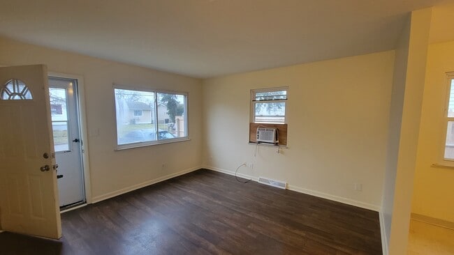 Building Photo - 544 Baltimore Ave