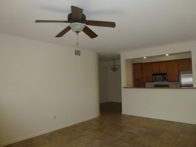 Building Photo - Beautiful Condominium in Gated Community i...