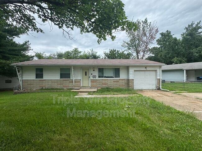Foto del edificio - 10201 Lilac Ave