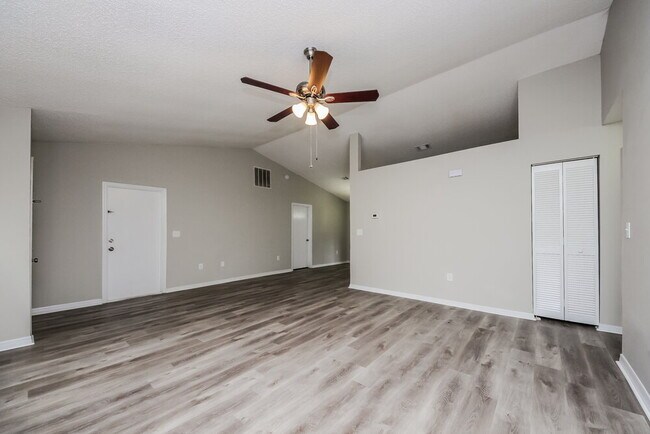 Building Photo - 610 N Delmonte Ct