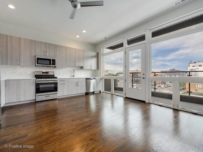 Foto del edificio - 2351 W North Ave