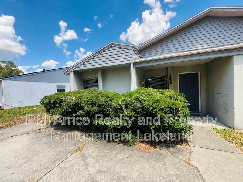Foto principal - 1832 Crystal Grove Dr