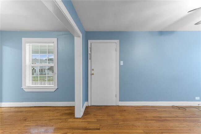 Building Photo - 309 Oleander Ave