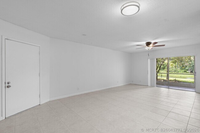 Building Photo - 10693 N Military Trl